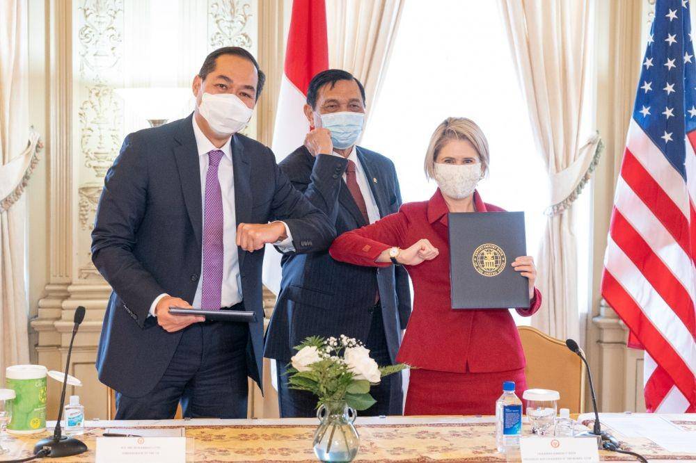 Nota Kesepahaman atau Memorandum of Understanding (MoU) mengenai pendanaan infrastruktur dan perdagangan senilai 750 juta dolar AS. (Dok. KBRI Washington DC)