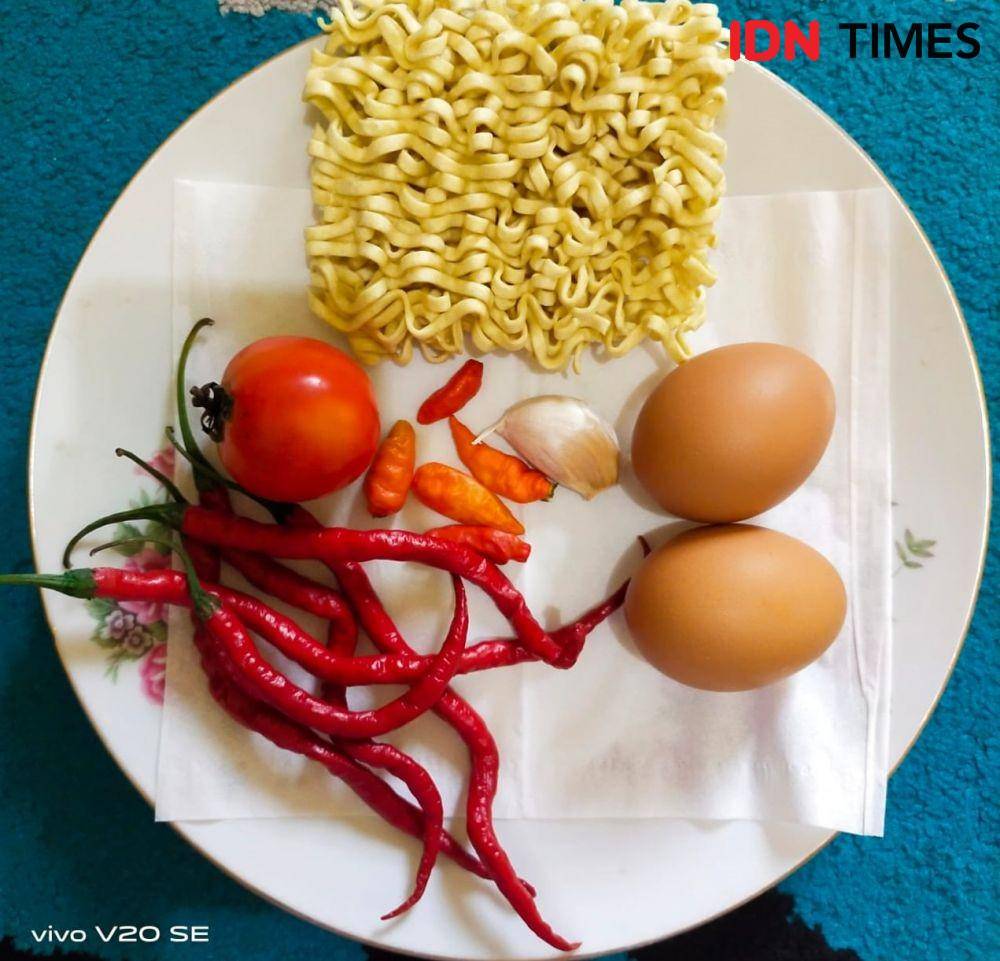 Ilustrasi bahan-bahan untuk masakan (IDN Times/Dhiya Awlia Azzahra)