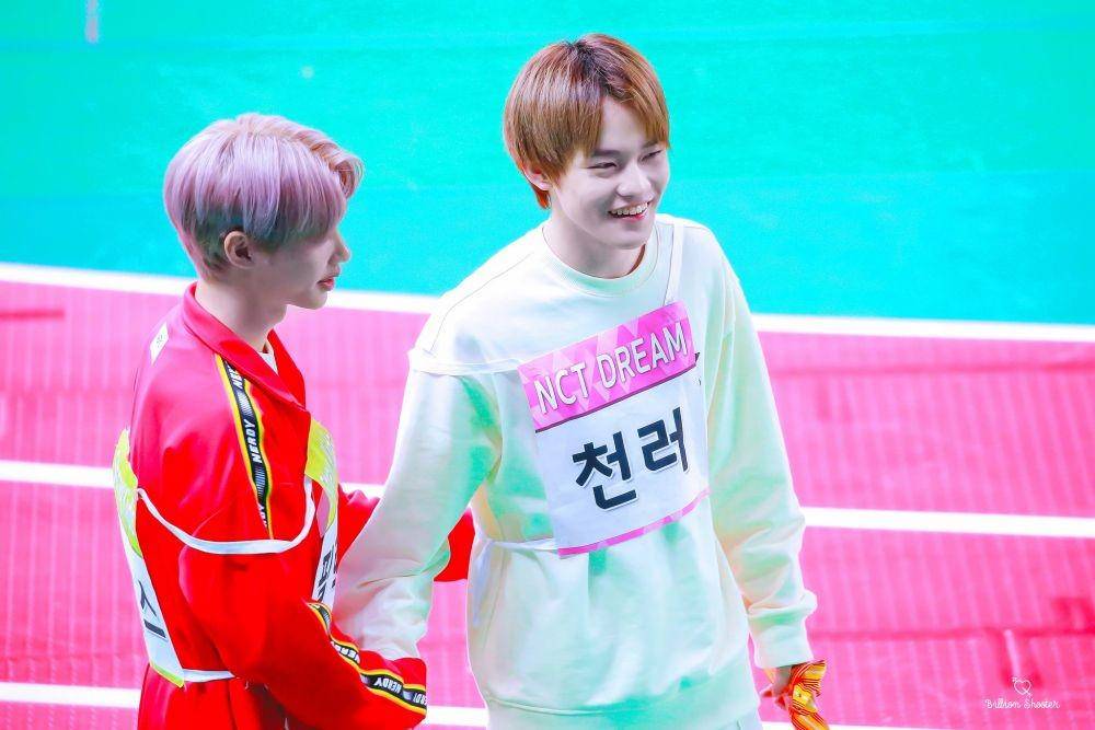 Chenle NCT & Felix Stray Kids (twitter.com/jaemrenle)