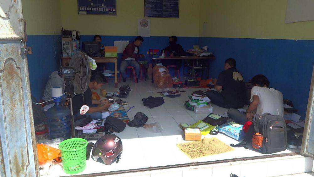 Jasa kurir dan pengiriman barang di Tulungagung berkembang saat pandemik, IDN Times/ Bramanta Pamungkas