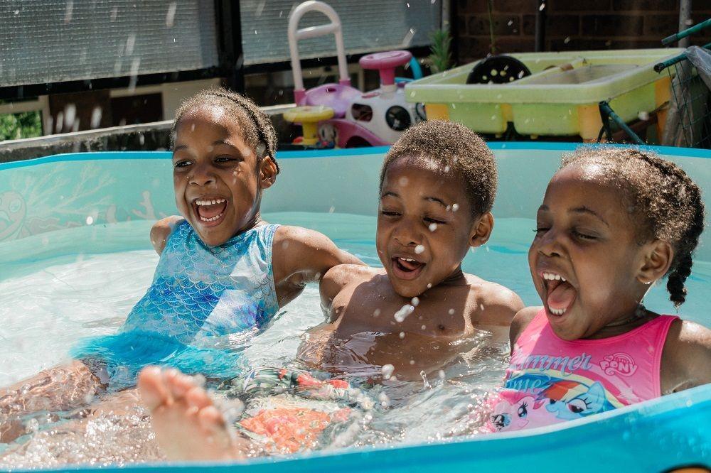 5 Rekomendasi Kolam Renang Anak, Biar Betah Main Selama di Rumah!