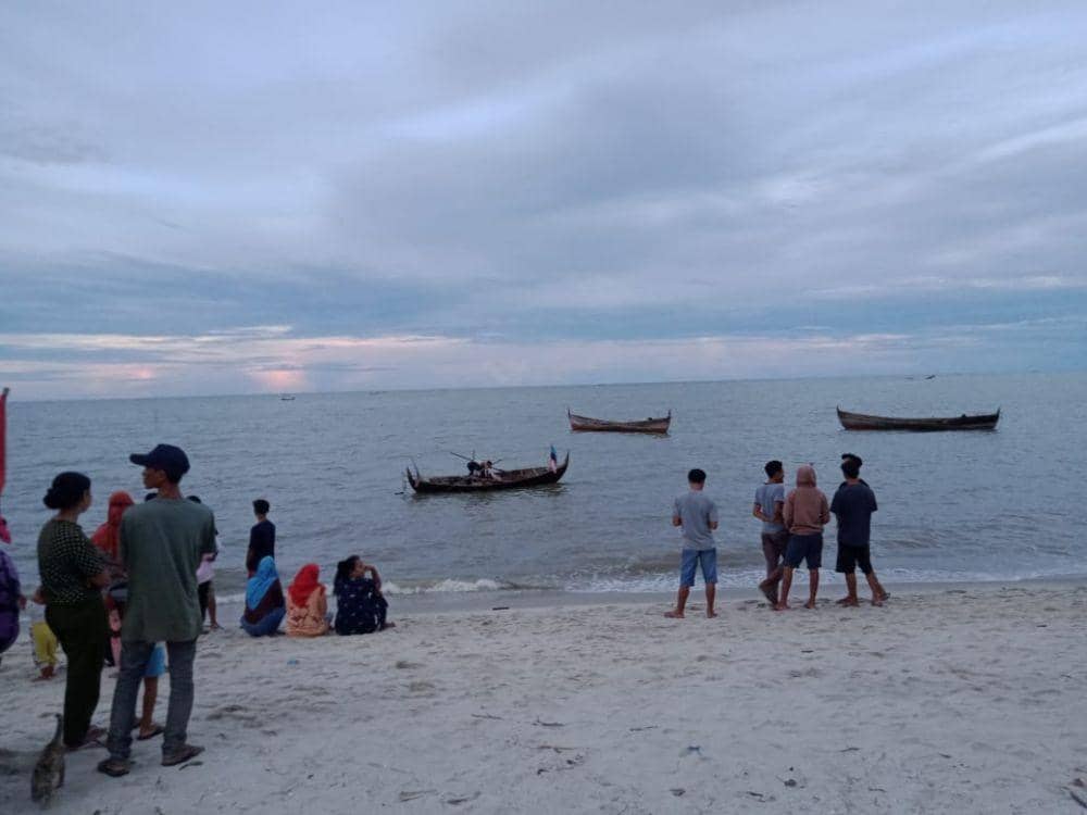 Melaut Bersama, Abang Hilang Setelah Tolong Adiknya yang Jatuh