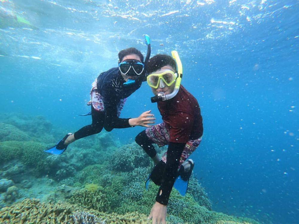 12 Tempat Snorkeling di Bali, Indahnya Bikin Lupa Daratan