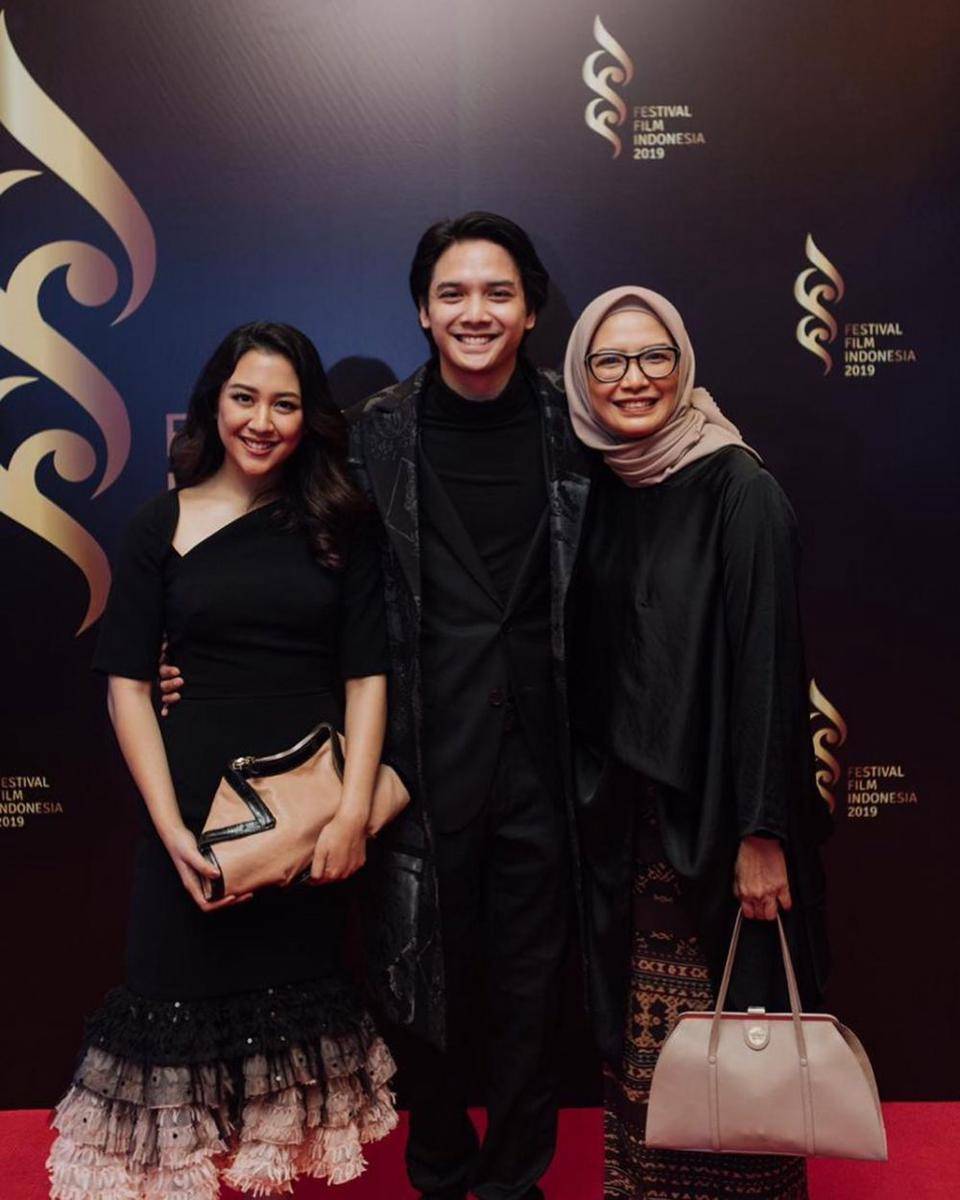 instagram.com/adeayu12