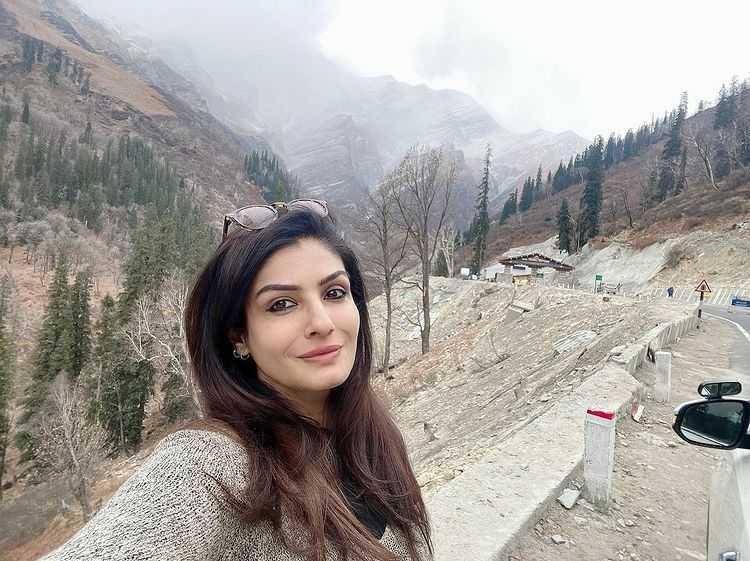 instagram.com/officialraveenatandon