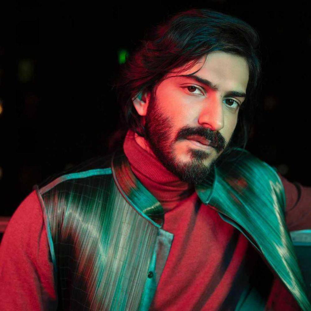 instagram.com/harshvarrdhankapoor