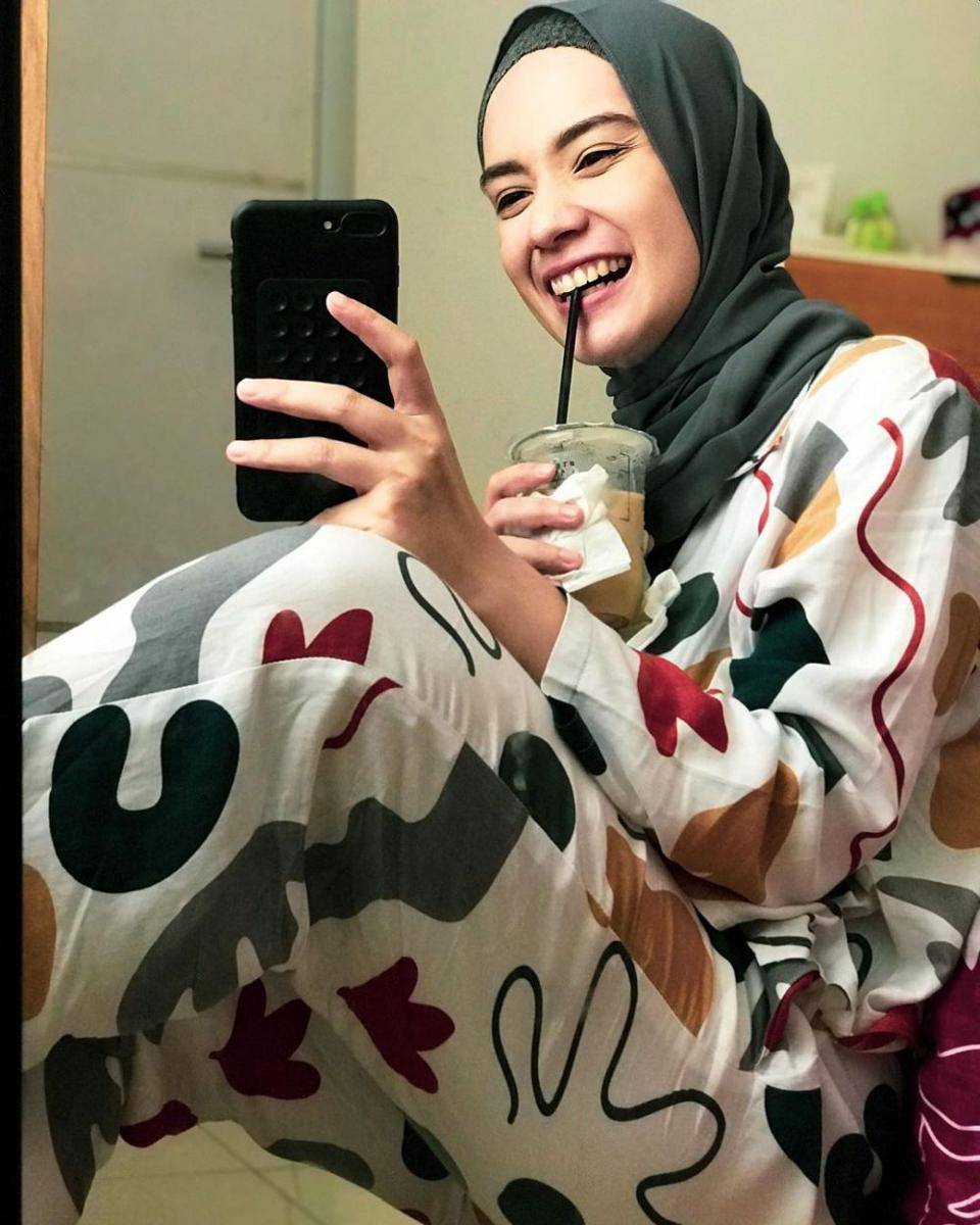 instagram.com/putriannesaloka