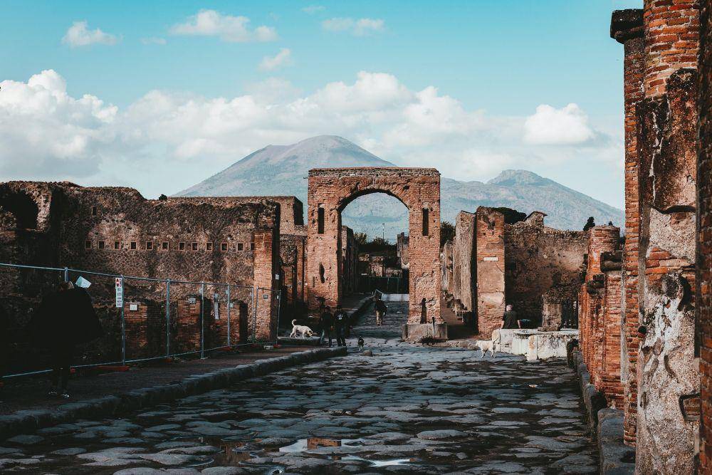 Foto situs kota kuno Pompeii. Sumber: Unsplash.com/Andy Holmes