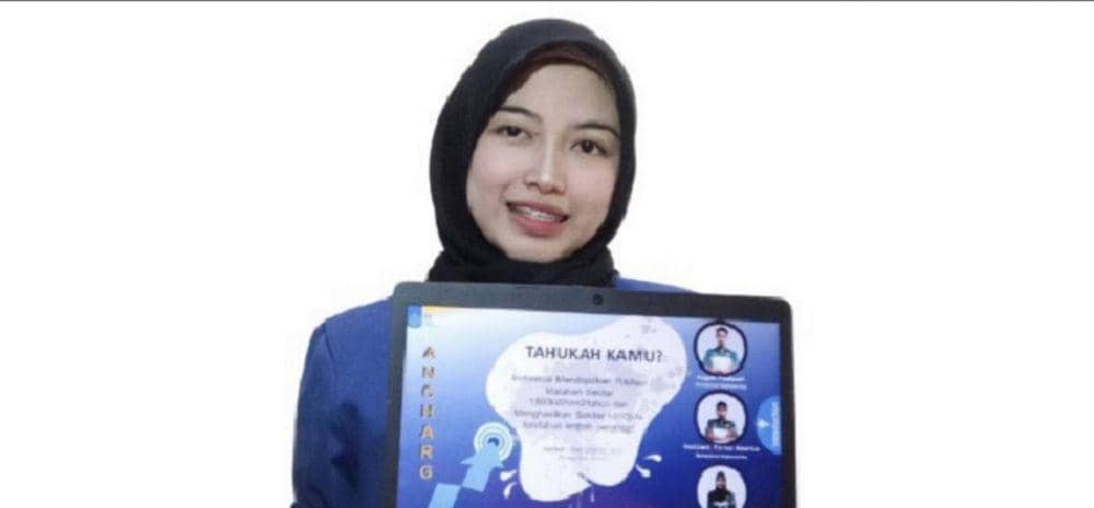 Mahasiswa ITS yang merancang smart charging station. Dok. Humas ITS
