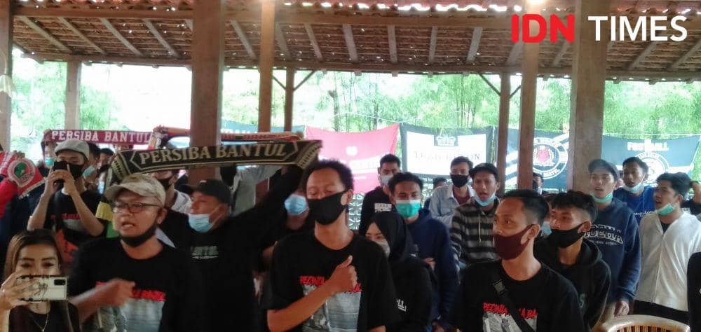 Silaturahmi pecinta bola Bantul (Paserbumi) di Saka Resto Tembi. IDN Times/Daruwaskita