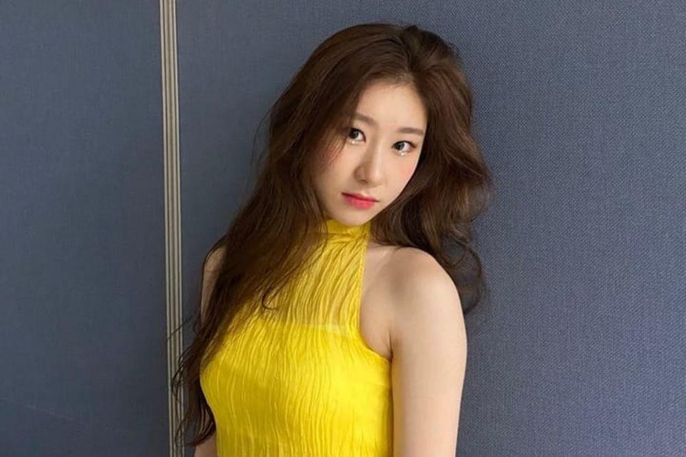Sederhana Banget, 10 Gaya Kasual Chaeryoung ITZY Ini Bak Bukan Idol