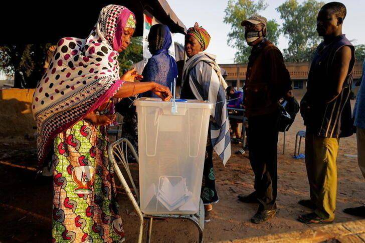 Suasana pemilihan umum di Burkina Faso. twitter.com/Felix_Tih/