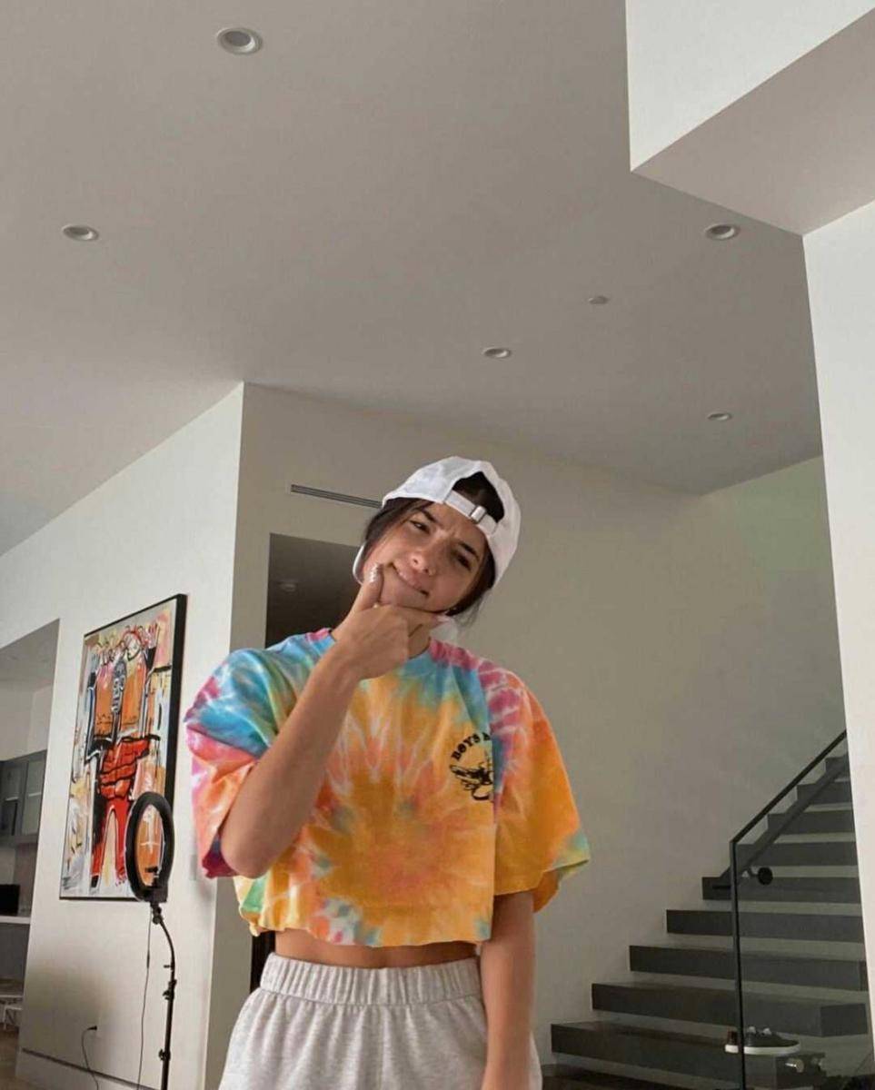 instagram.com/charlidamelio