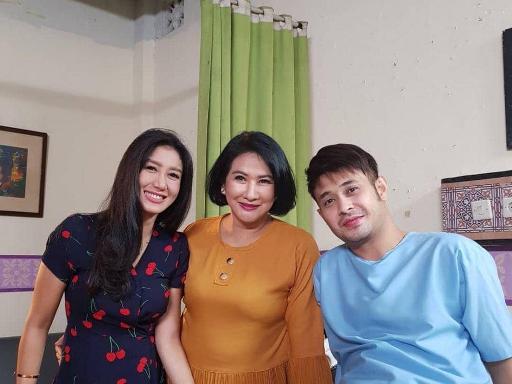 Terkenal Antagonis, 9 Momen Akrab Yurike Prastika di Lokasi Syuting