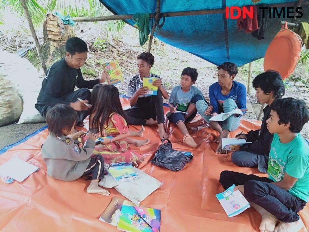 Cerita Gentar Mengajar Suku Anak Dalam: Kami Tak Mau Dibodohi Lagi