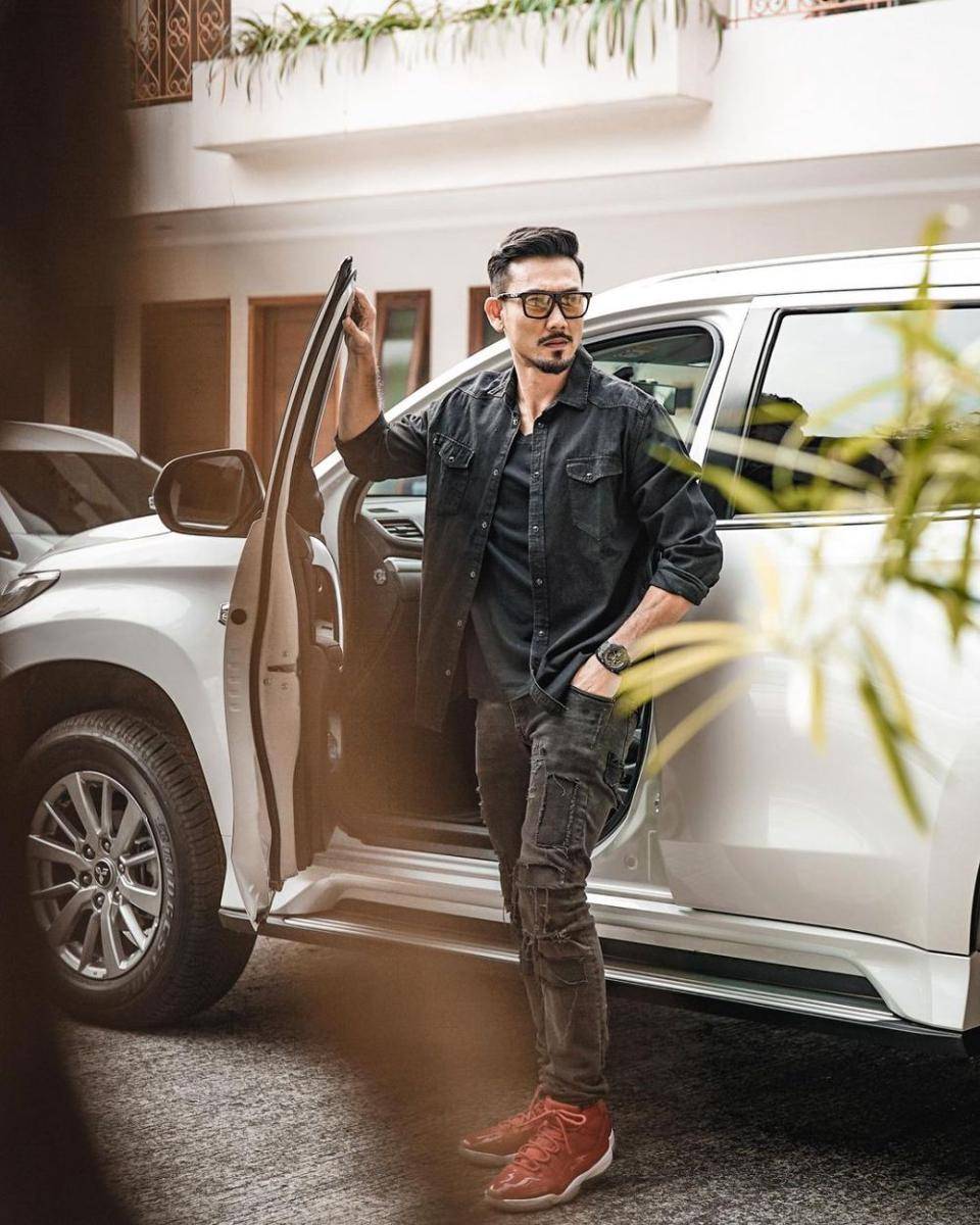 instagram.com/sumargodenny