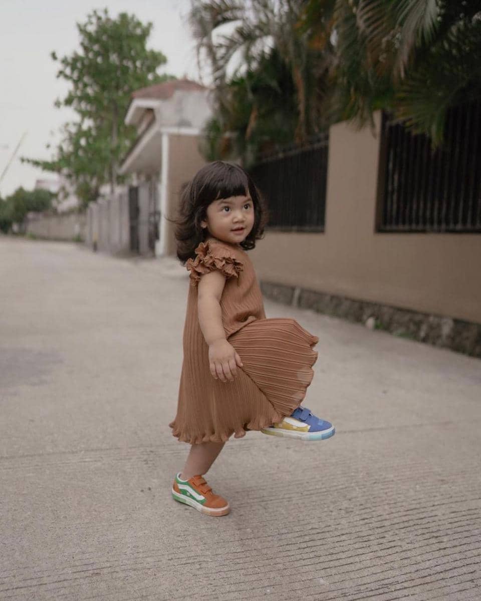 Kesayangan Netizen! 10 Potret Gemas Freya, Putri Selebgram Dwi Handa