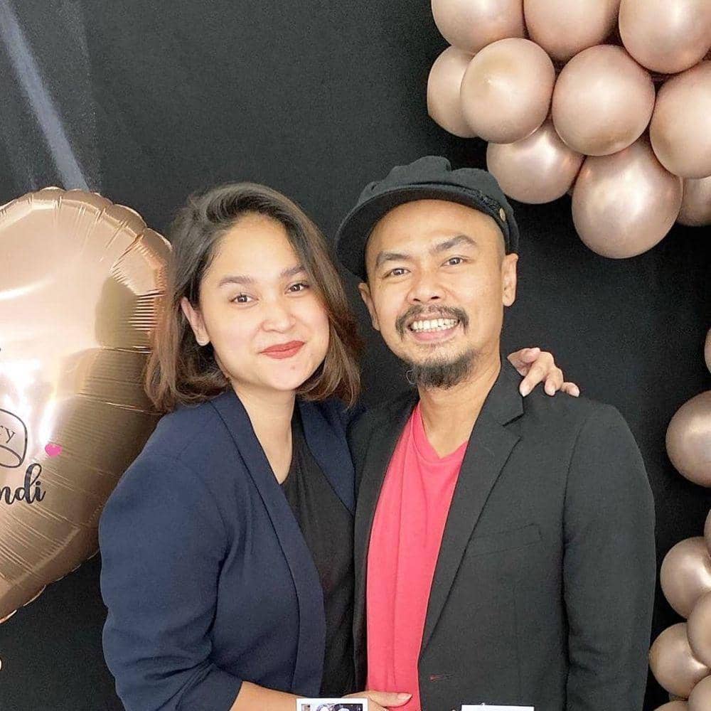 Instagram.com/revtiayunatasya/