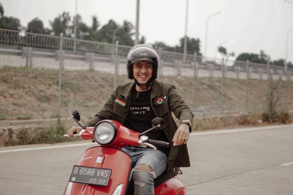 instagram.com/arya.saloka