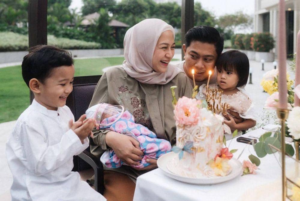 Super Romantis, 9 Momen Kejutan Ulang Tahun ke-29 Nina Zatulini