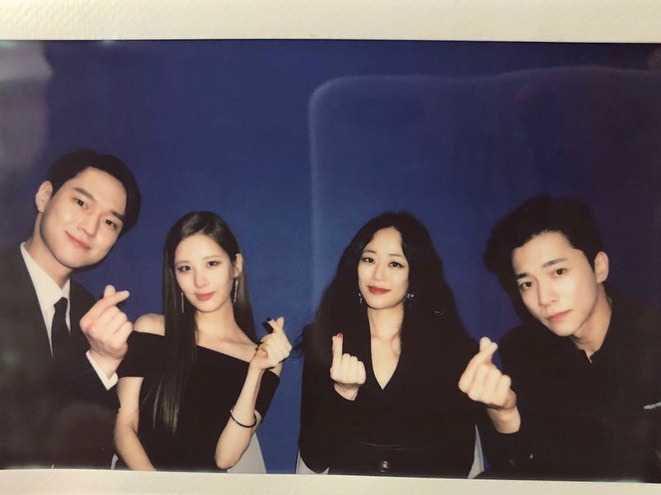 Seru! Ini 10 Momen Akrab Pemain Drama Private Lives di Balik Layar