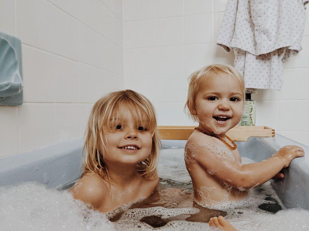 5 Rekomendasi Bak Mandi Bayi, Biar Si Kecil Happy Main Air!