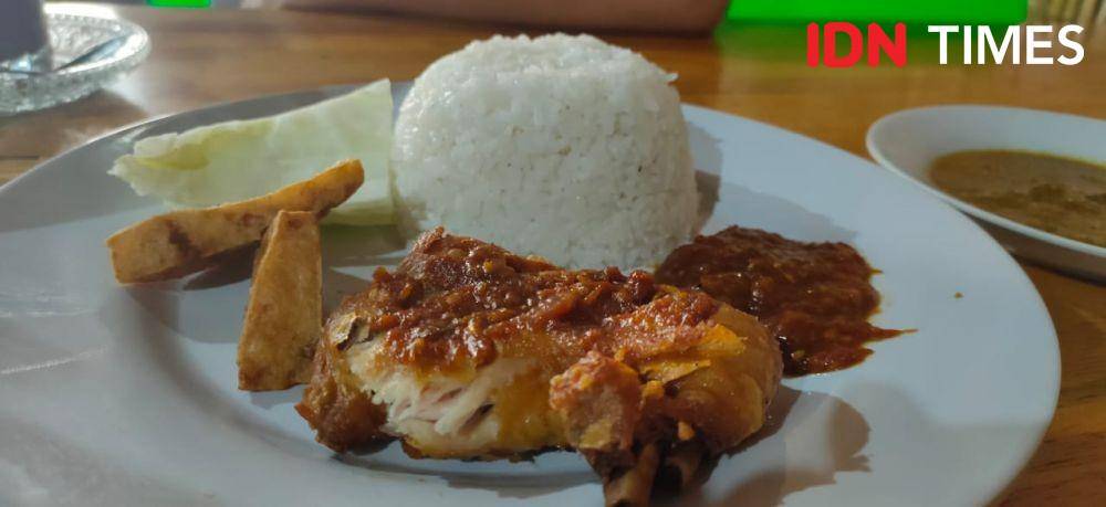 Salah satu menu di Oseng Mercon SMA (IDN Times/Doni Hermawan)