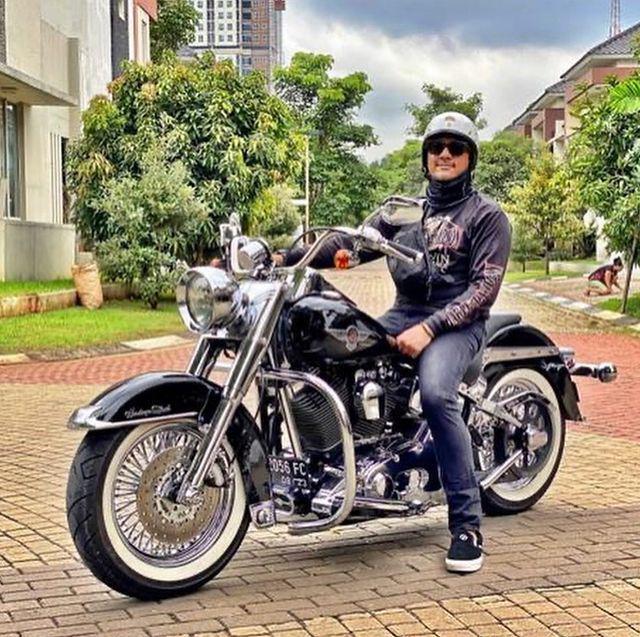 Ketua The Prediksi, 10 Potret Gagah Andre Taulany saat Jadi Anak Motor