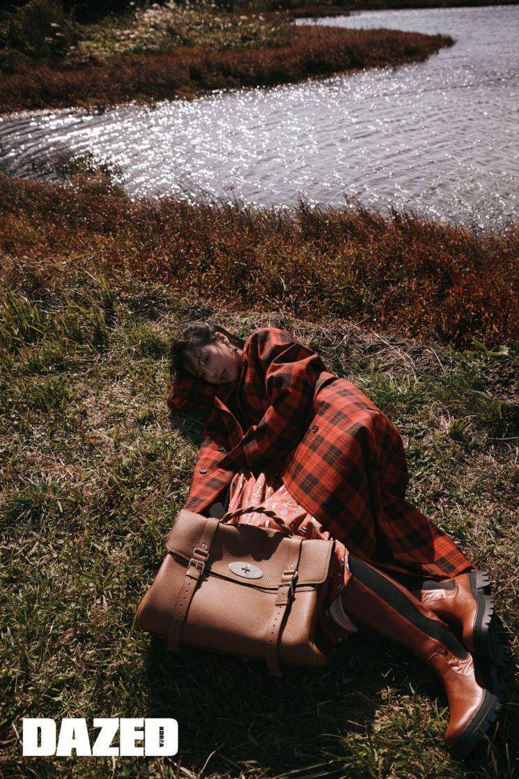 Naeun APRIL (dazedkorea.com)