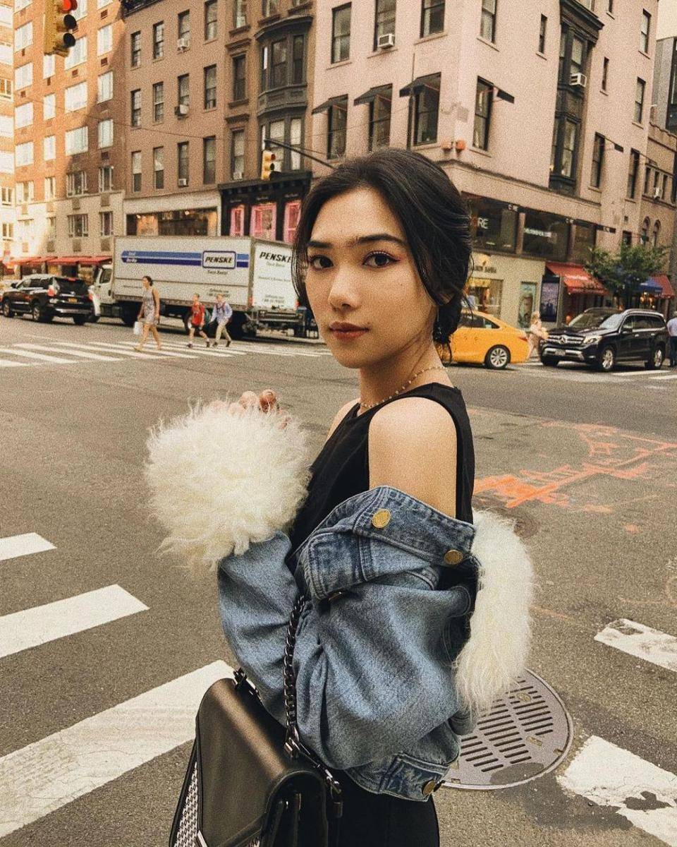 Isyana Sarasvati (instagram.com/isyanasarasvati)
