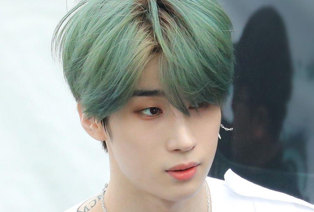 Curi Perhatian, 10 Potret Memesona Seungwoo VICTON dengan Rambut Hijau