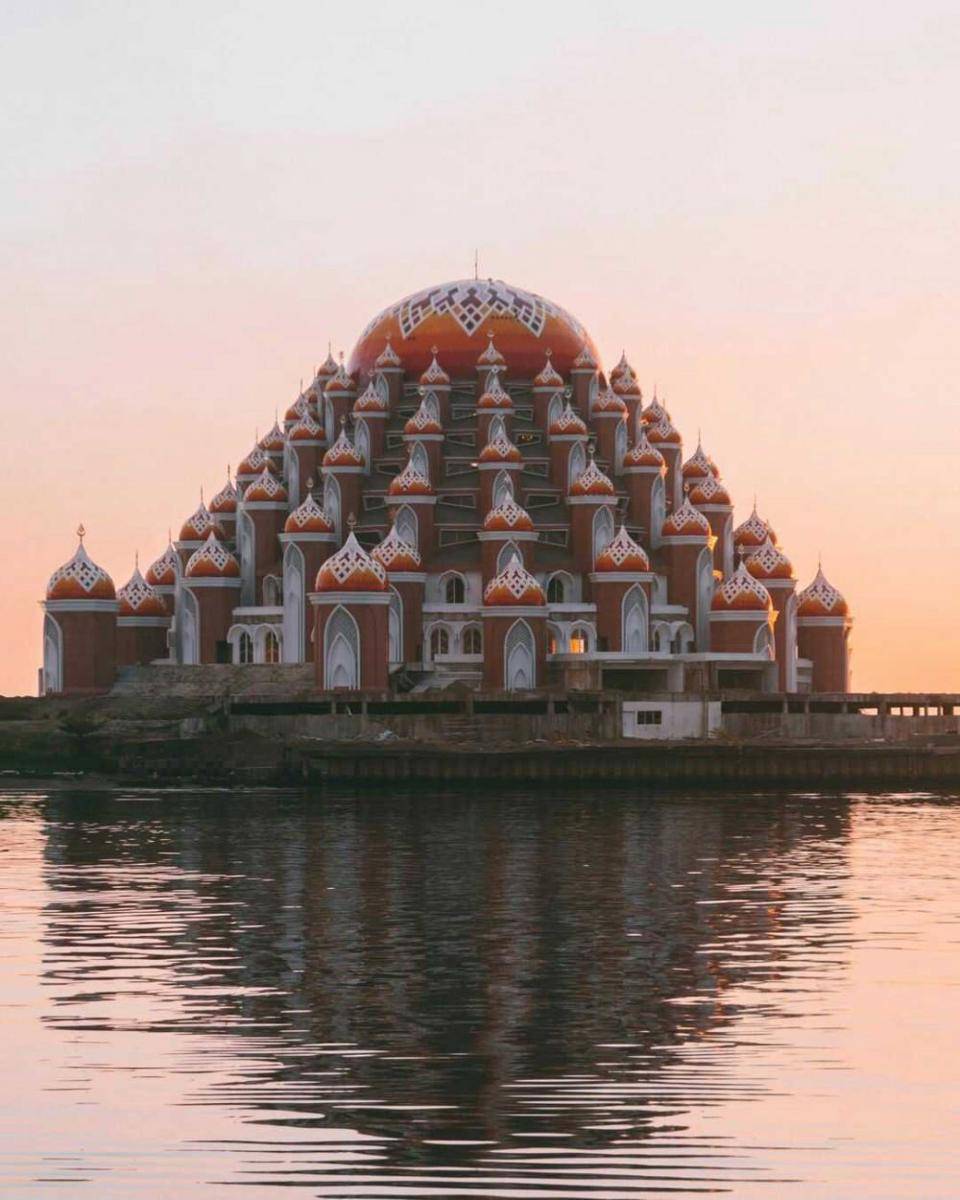 Masjid 99 Kubah (instagram.com/petitadventure)