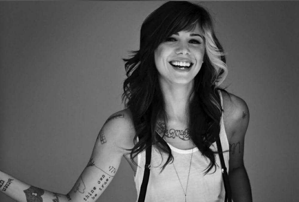 Bayi Meninggal Dunia, 10 Momen Perjuangan Kehamilan Christina Perri