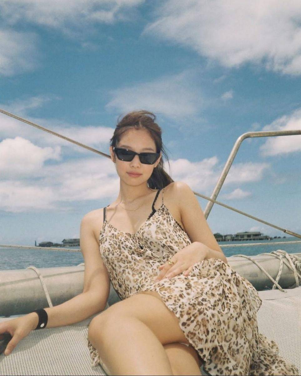 Instagram.com/jennierubyjane