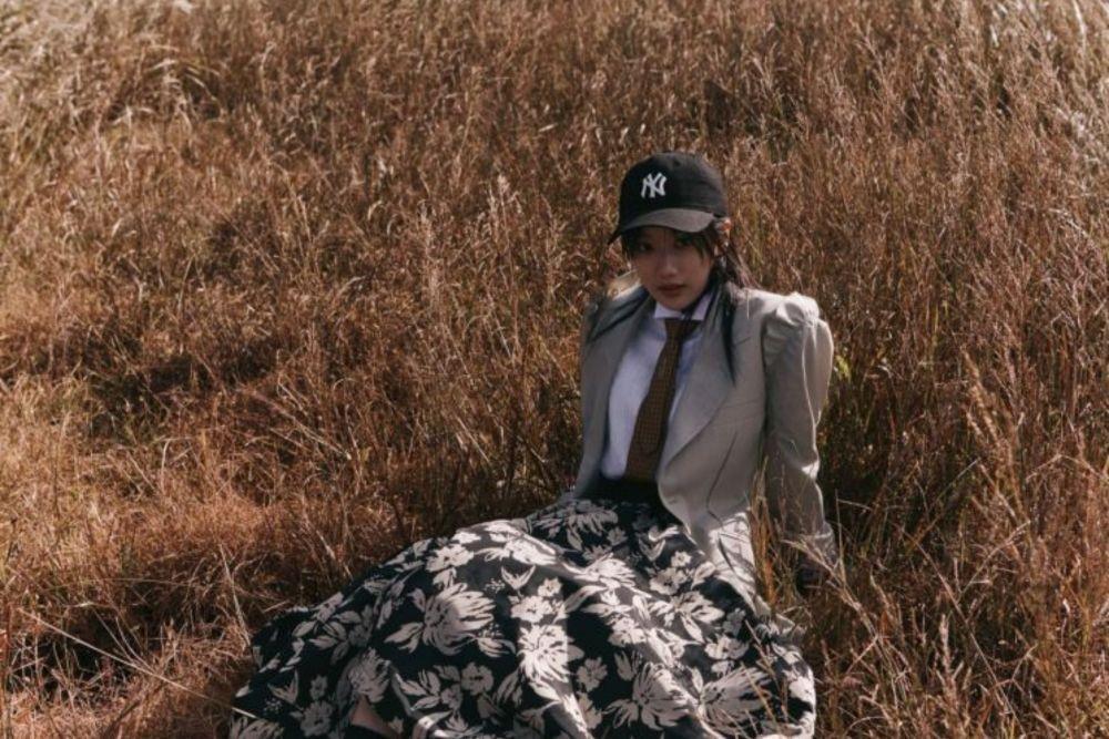 Tampil Tak Biasa, 8 Potret Terbaru Naeun APRIL untuk DAZED Korea