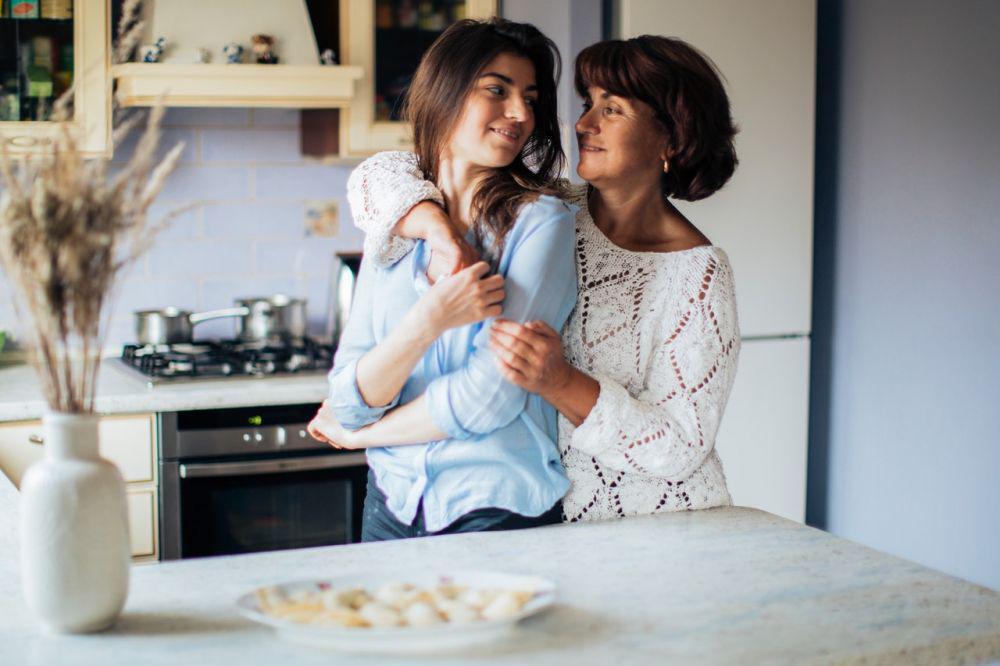5 Peran Penting Orangtua Saat Anak Mengalami Quarter Life Crisis