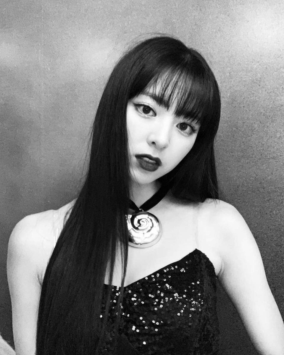 Yuna ITZY (instagram.com/itzy.all.in.us)