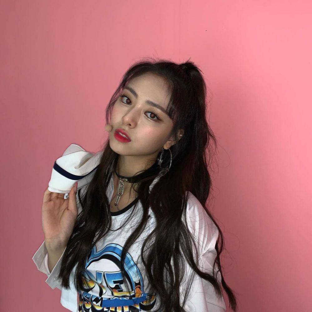 Yuna ITZY (instagram.com/itzy.all.in.us)
