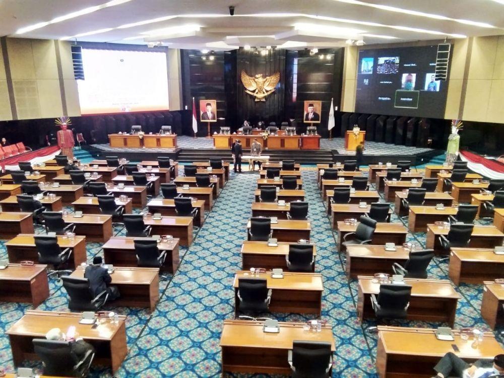 Panas! PKS vs PDIP di Rapat Paripurna DKI Soal BBM: Kami Punya Hak