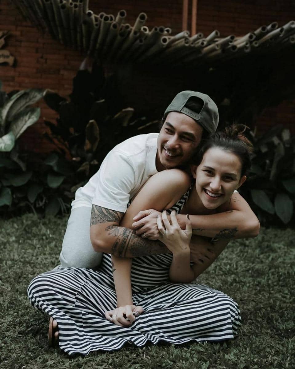 5 Tahun Menikah, 10 Potret Mesra Dahlia Poland dan Fandy Christia