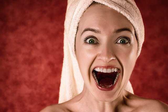 5 Cara Efektif Memutihkan Gigi, Bisa Dilakukan dari Rumah!
