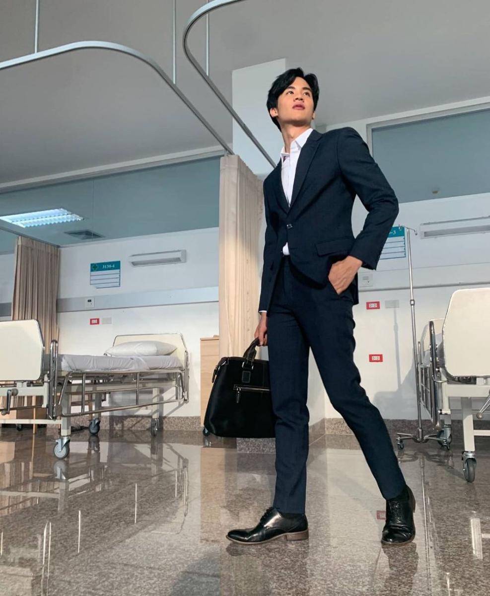 instagram.com/tawan_v