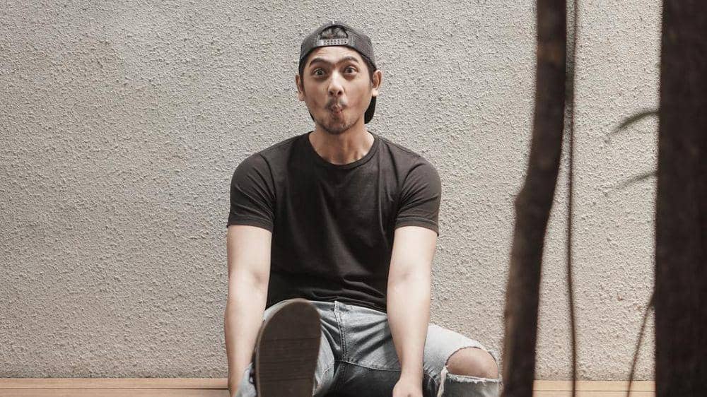 instagram.com/arya.saloka