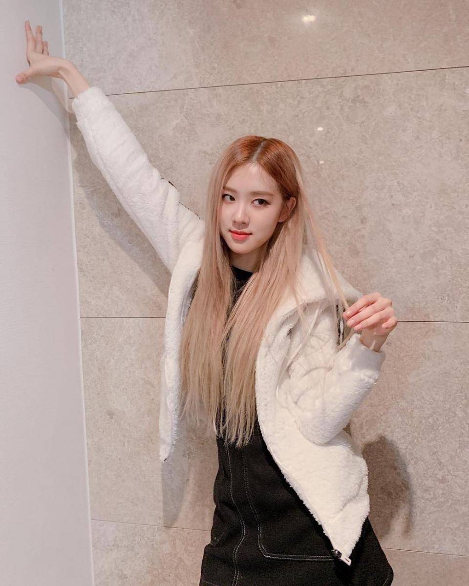 instagram.com/roses_are_rosie
