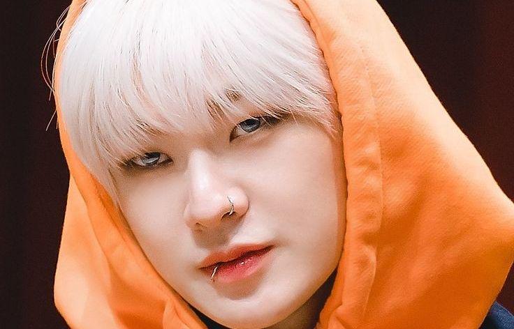 10 Potret Pesona Hanse VICTON yang Curi Perhatian dengan Nose Piercing