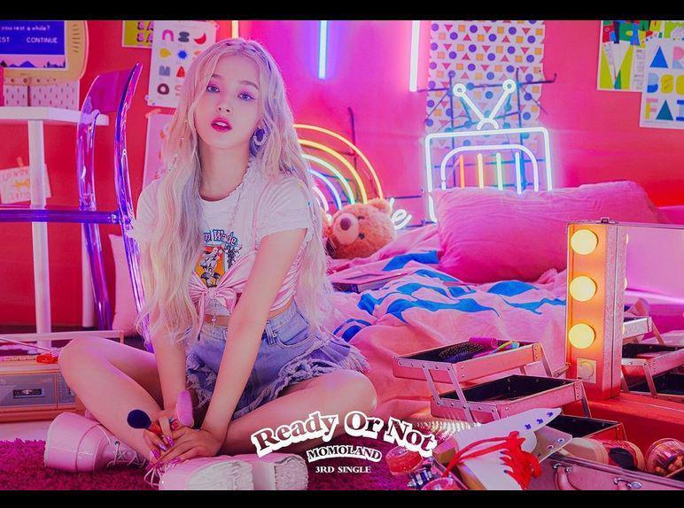 9 Potret Kemilau Nancy Momoland Berambut Blonde, Cerah Abis!