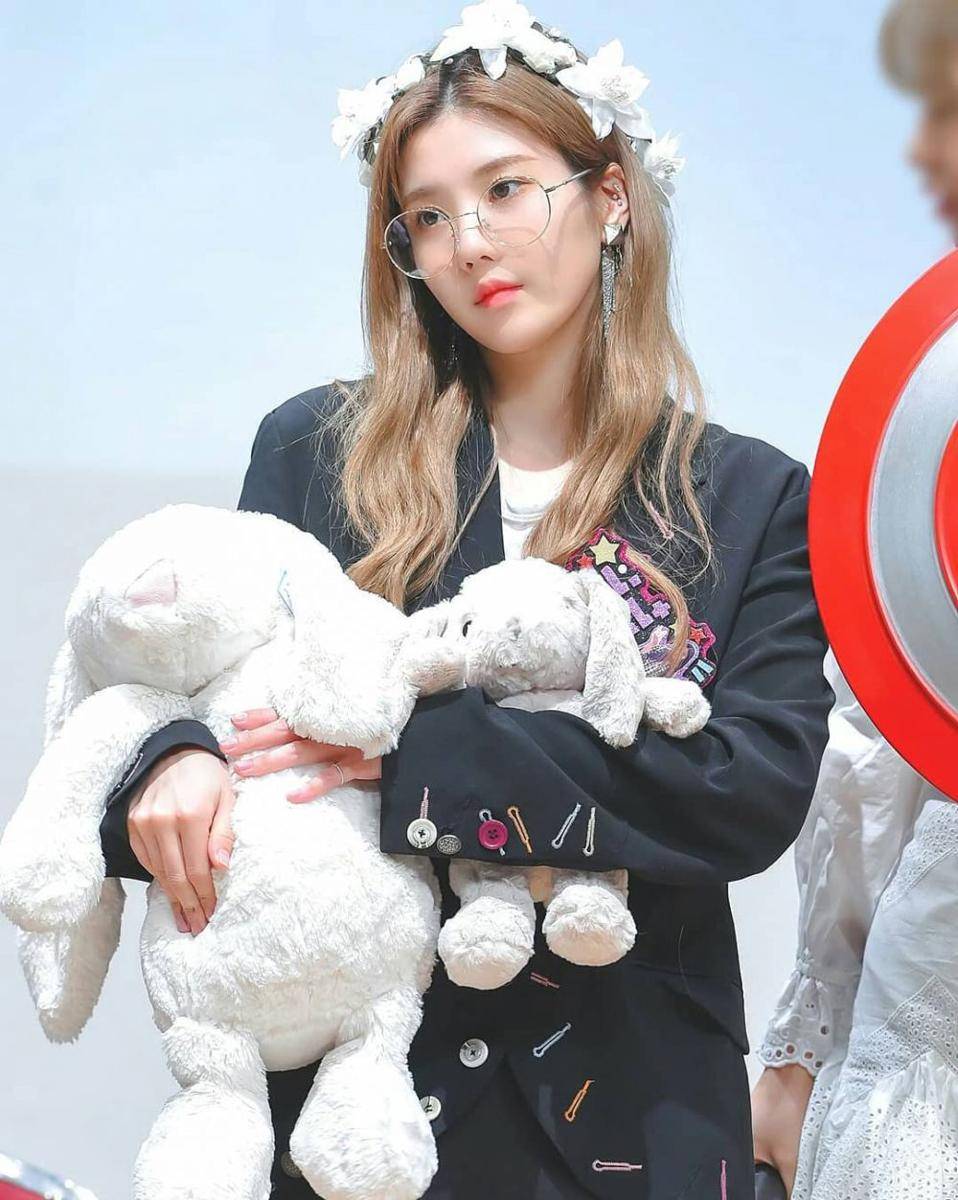 instagram.com/eunbi.izone