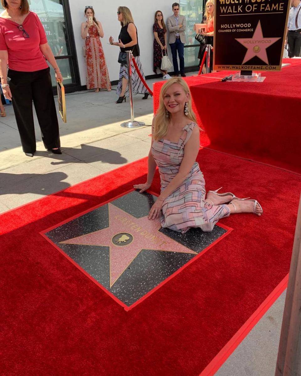 instagram.com/kirstendunst