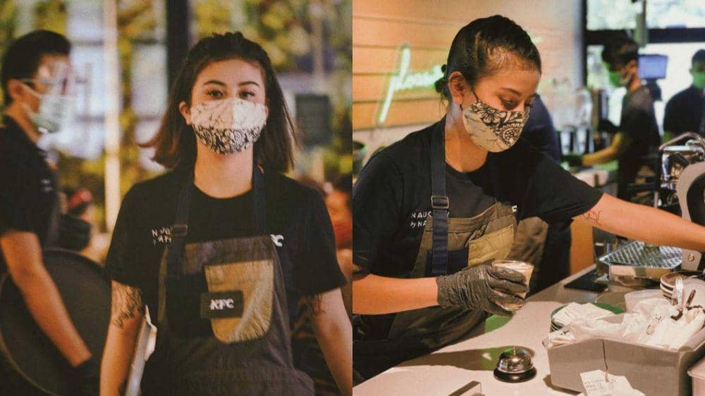 Genap 23 Tahun, 10 Potret Awkarin Jadi Pelayan KFC yang Ramah