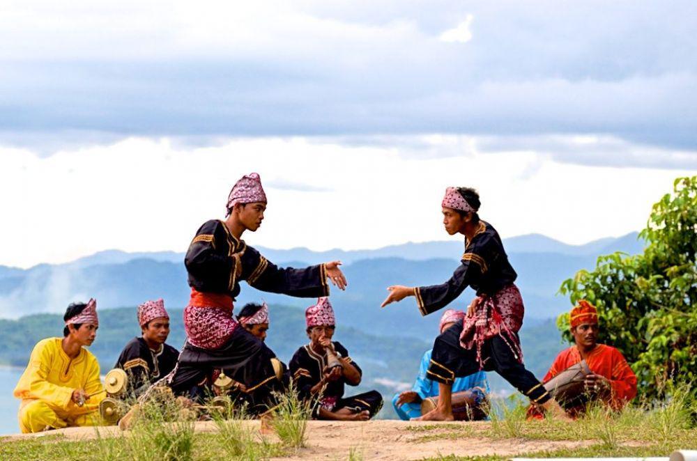 Mengenal 6 Kesenian Bela Diri Tradisional yang Ada di Indonesia
